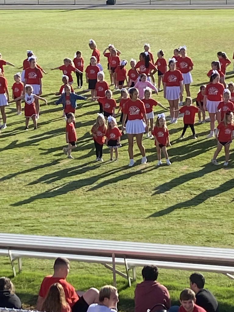 WES kicked our morning off with a pep rally at the football field! We watched our little cheerleaders do their performance that they have worked on this week. They did and great job and will perform again tonight at halftime. We appreciate the band and jr/high school cheerleaders performing for us! Our little kids love to see our big kids!