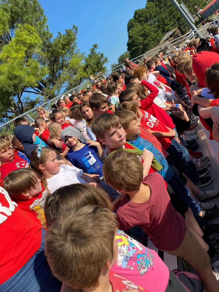 WES kicked our morning off with a pep rally at the football field! We watched our little cheerleaders do their performance that they have worked on this week. They did and great job and will perform again tonight at halftime. We appreciate the band and jr/high school cheerleaders performing for us! Our little kids love to see our big kids!