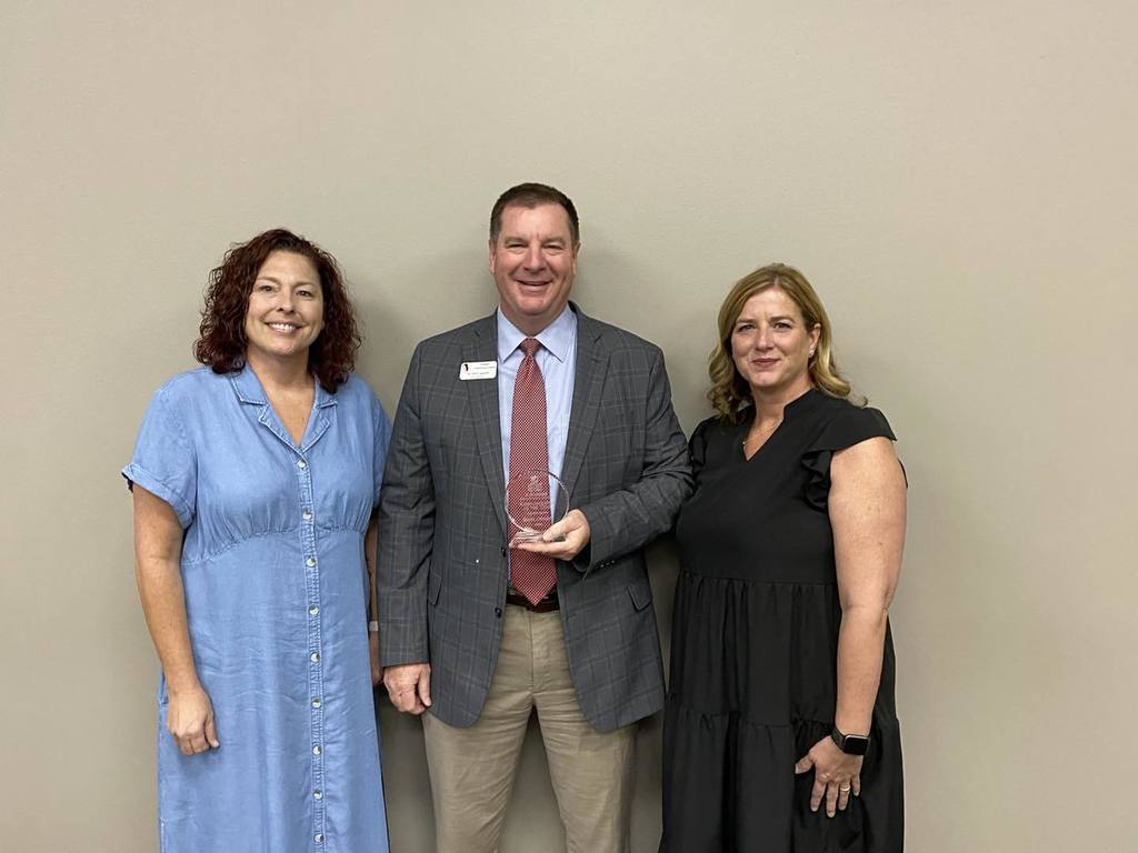Congratulations to Westside Superintendent, Mr. Scott Gauntt, for being named as the ASPA (Arkansas School Psychology Association) “Administrator of the Year!”  This was a true surprise to him and we were able to keep it under wraps so that he had no clue that he was even nominated. He thought he was driving to Conway this morning to present the award to another one of our staff members! Thank you Mr. Gauntt for all you do for the students and staff in our district!!! 